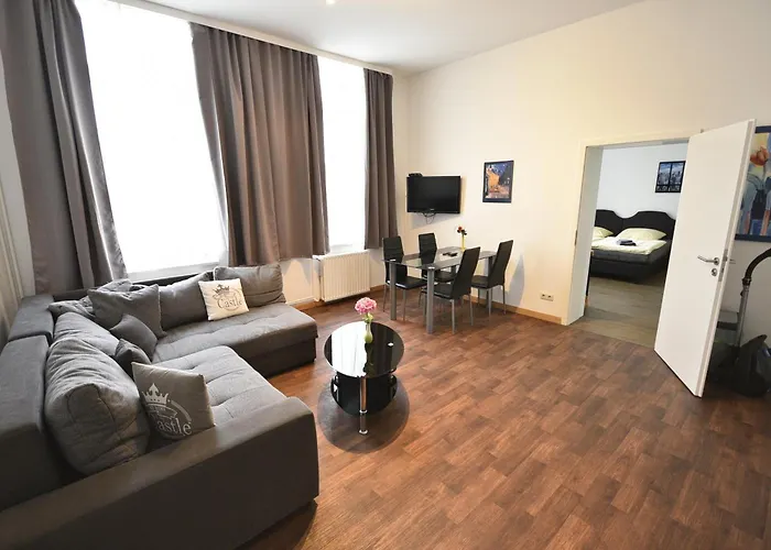 Am Schloss 16 * Schwerin (Mecklenburg-Vorpommern)